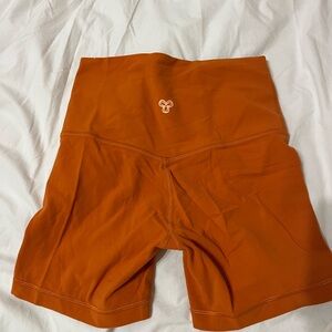 Tna butter shorts in burnt apricot